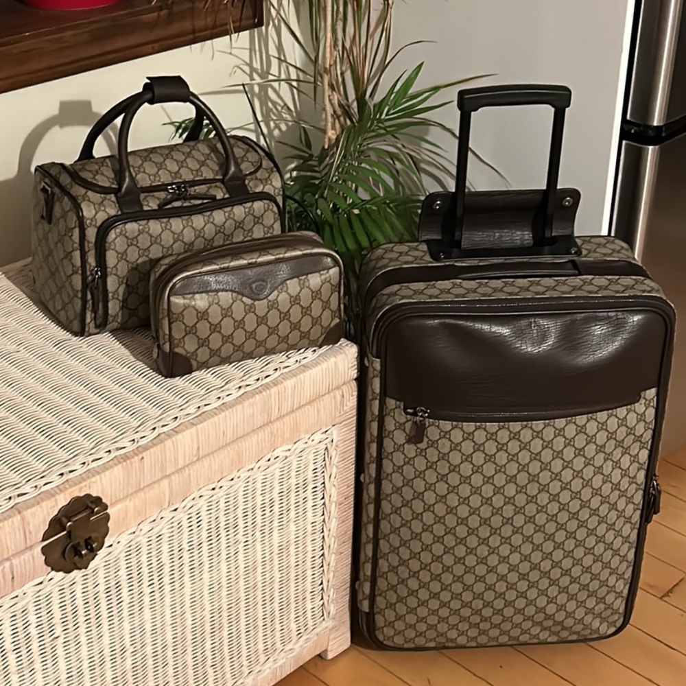 🦁 Gucci GG Supreme Travel Set - Picture 14 of 17